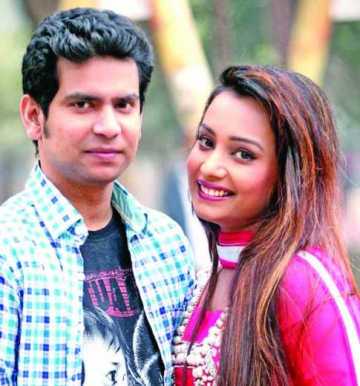 নীরবের আমন্ত্রণে নাজনীন মিমি 