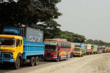 মহাসড়কে তীব্র যানজট