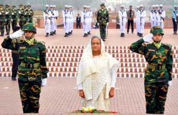 স্মৃতিসৌধে প্রধানমন্ত্রীর শ্রদ্ধা নিবেদন