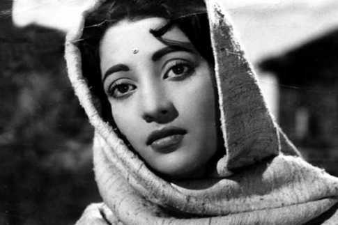 মহানায়িকার স্মৃতিতে সুচিত্রা সেন সরণি, বালিগঞ্জ সুচিত্রা স্কোয়ার