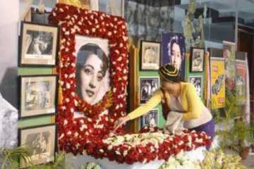 সুচিত্রার ঘরে এই প্রথম ভক্তকুলের ফুল