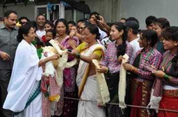পাহাড়কে মুঠোয় ভরছেন মমতা