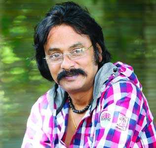ঘরোয়া আয়োজনে লাভলু