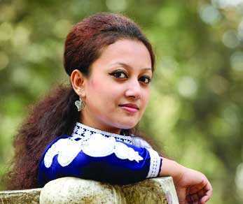 একই দিনে দুই ছবিতে... 
