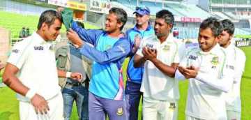 শামসুর রহমান শুভর টেস্ট অভিষেক