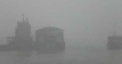 পাটুরিয়া-দৌলতদিয়া নৌরুটে ফেরি চলাচল বন্ধ
