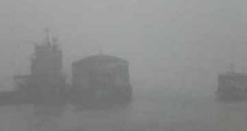 পাটুরিয়া-দৌলতদিয়া নৌরুটে ফেরি চলাচল বন্ধ
