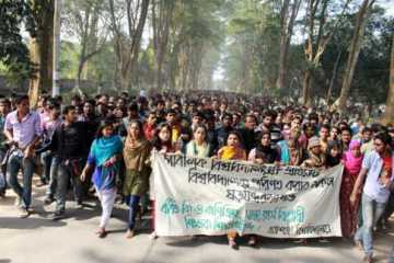 গরু চোর সন্দেহে ৪ জনকে পুড়িয়ে হত্যা