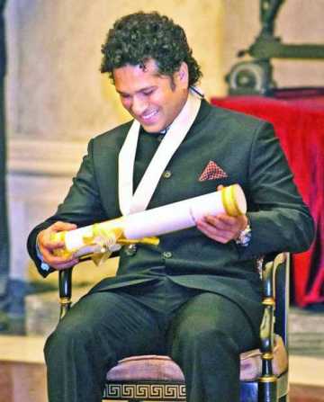 শচীন গ্রহণ করলেন ভারতরত্ন