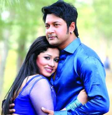 জানে না এই মন