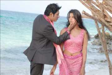 অনন্ত চাইলেও আমাকে নগ্ন করতে পারবে না: বর্ষা