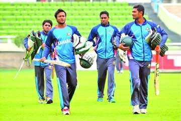 বৃষ্টির শঙ্কা থেকেই যাচ্ছে 