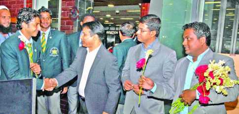 নিজেদের ভুলে ফাইনালে ব্যর্থ শেখ জামাল