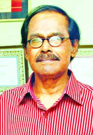 এখন কমিটমেন্টের বড়ই অভাব