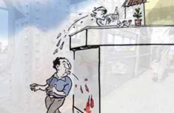 কলকাতার জলজ্যান্ত ত্রাস উড়ন্ত থুতু!