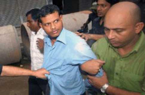 আসামি ছিনতাইকারীর সহযোগী আটক