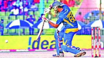 শ্বাসরুদ্ধকর ম্যাচে শ্রীলঙ্কার জয়