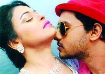 প্রিয়াংকা-নয়নের \\\'কেন্দ্র\\\'