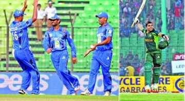 বিধ্বস্ত পাকিস্তানকে টেনে তুললেন আকমল