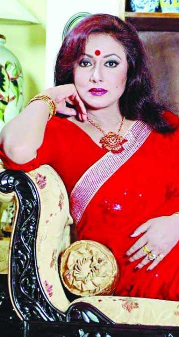 রোজিনার ক্ষোভ