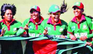 সালমাদের কাছে পাকিস্তান ধরাশায়ী