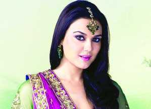 রাজনীতির মাঠে প্রীতি 