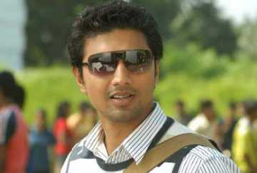 অভিনয় রেখে ভোটযুদ্ধে দেব