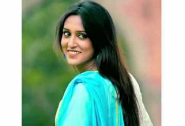 রুক্মিণীকে সরিয়ে দেবের পাশে মিমি