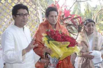 শচিনকে নিজের হাতে লেখা গান উপহার দিলেন লতা