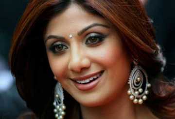 শিল্পার বাড়িতে আগুন 