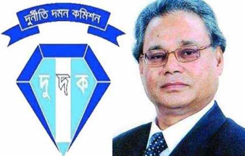 সম্পদের হিসাব চেয়ে মান্নান খান ও তার স্ত্রীকে দুদকের নোটিশ 