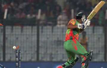 ১৬ ওভার তিন বলেই অলআউট বাংলাদেশ