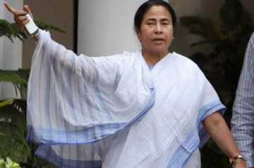 অবৈধভাবে বাংলাদেশকে পানি দিচ্ছে কেন্দ্রীয় সরকার: মমতা