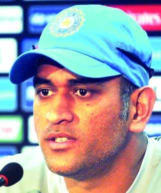 বোলিং নিয়ে চিন্তিত ধোনি