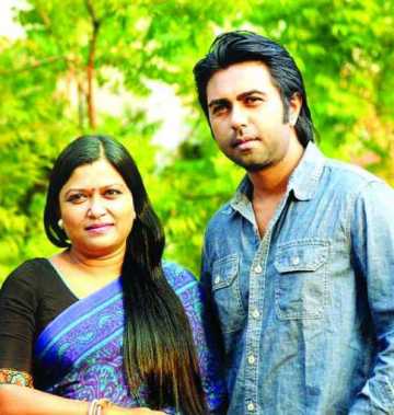 চয়নিকার পরিচালনায় অপূর্বর শততম নাটক