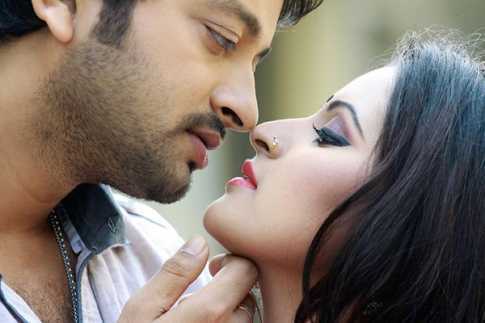 সাইমন-পরীর বিচ্ছেদ!