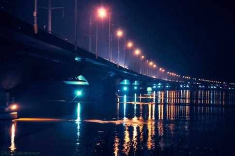 বঙ্গবন্ধু সেতুতে হেলে পড়েছে ট্রেন