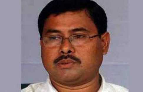 বাবা-মায়ের পাশে শায়িত হলেন নজরুল