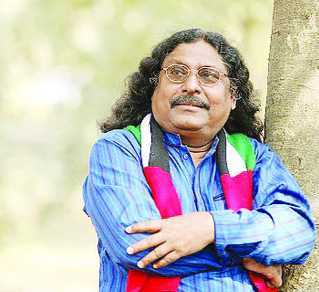 আমি আজও মানুষের গান গাই