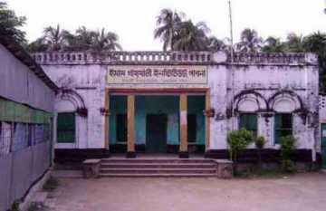 সুচিত্রার পৈতৃক বাড়ি দখলমুক্ত করতে বাধা নেই