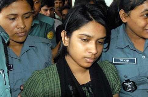 ঐশীসহ ৩ জন অভিযুক্ত