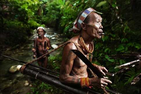 সুমাত্রার আদিবাসী গোষ্ঠী \\\'মেন্তাওয়াই\\\'