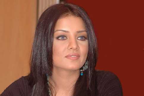 এবার হেনস্থার শিকার সেলিনা