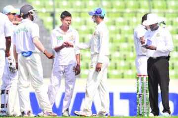 তাইজুলের ঘূর্ণিতে বিধ্বস্ত দক্ষিণাঞ্চল