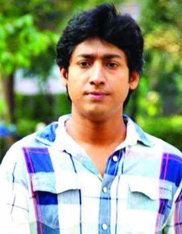 আবার পরিচালনায় রওনক হাসান