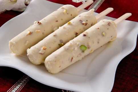এই গরমে বাদাম কুলফি