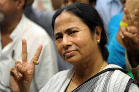 পশ্চিমবঙ্গে এগিয়ে মমতাই