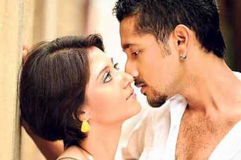 জুটিতে পরম-স্বস্তিকা