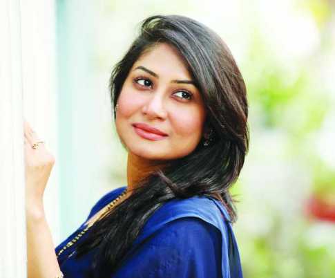 নিভৃত স্বপ্ন আবর্তে