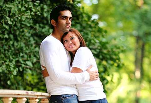প্রিয়জনের অভিমান ভাঙাতে...
